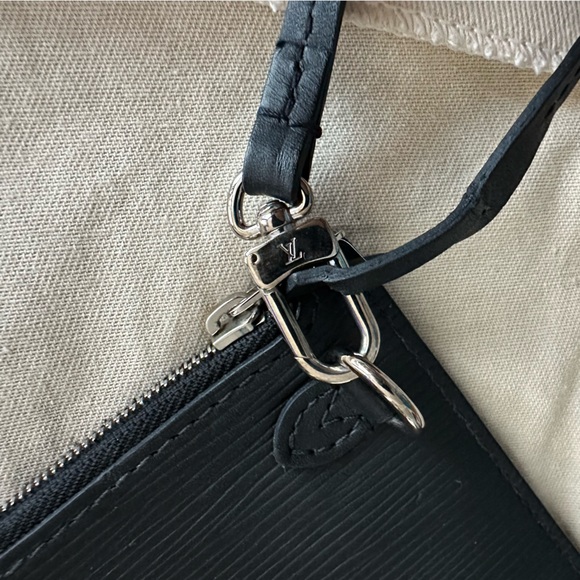 LV Epi Neverfull Pouchette - Picture 10 of 13